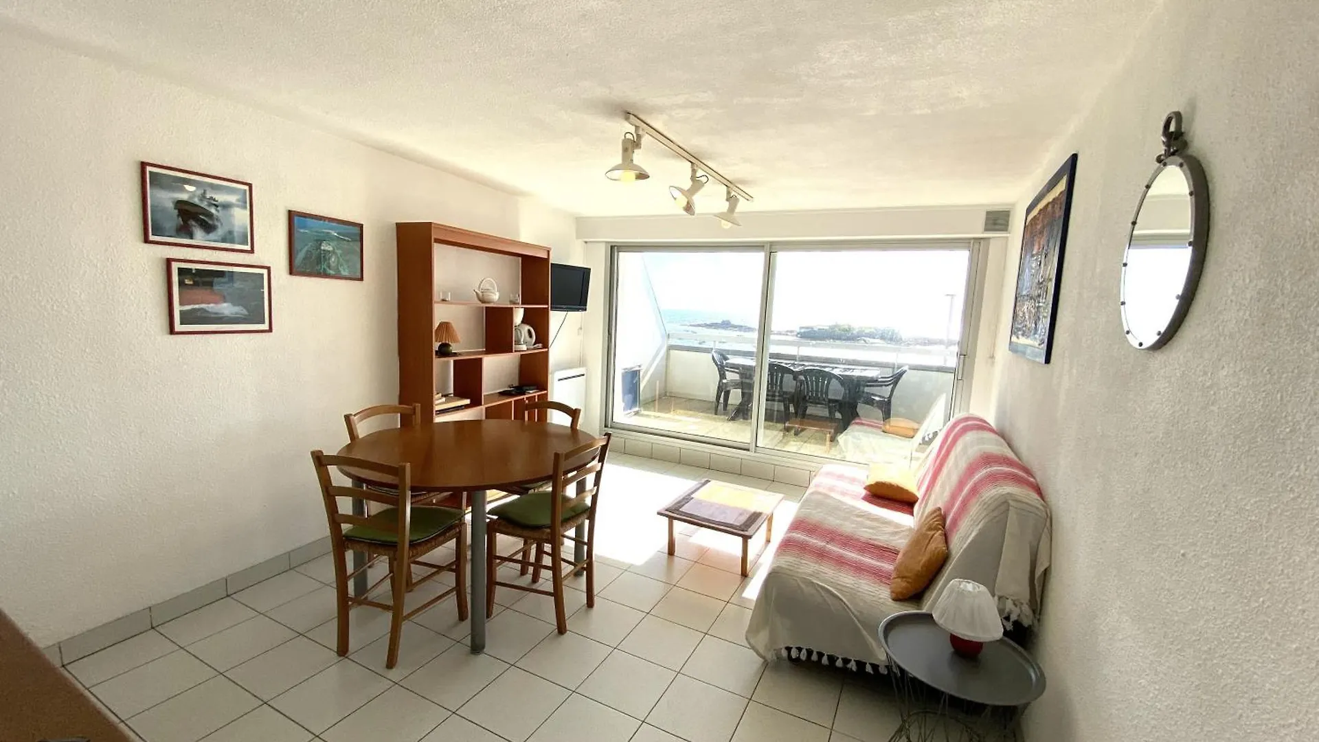 Appartement 2 Pieces 4-5 Personnes - Vue Imprenable Sur La Mer - Melwenn Ploemeur 0*,  France